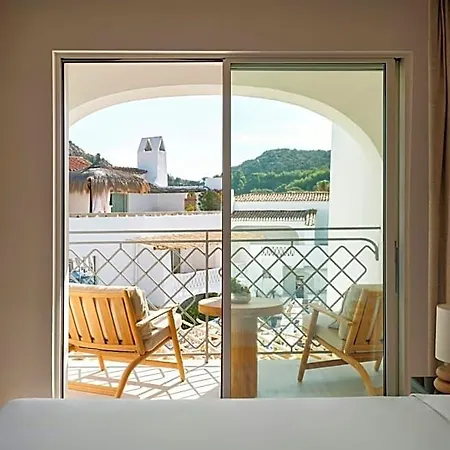 W Sardinia - Poltu Quatu Hotel